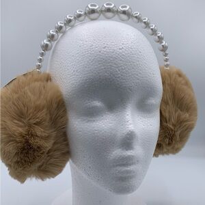 Anna and Ava Graduated Pearl Earmuffs BNWT